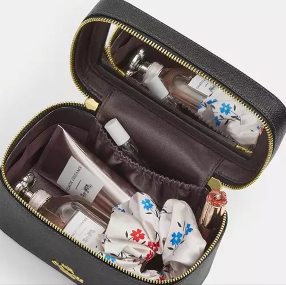 Coach case - Picture 3 of 3